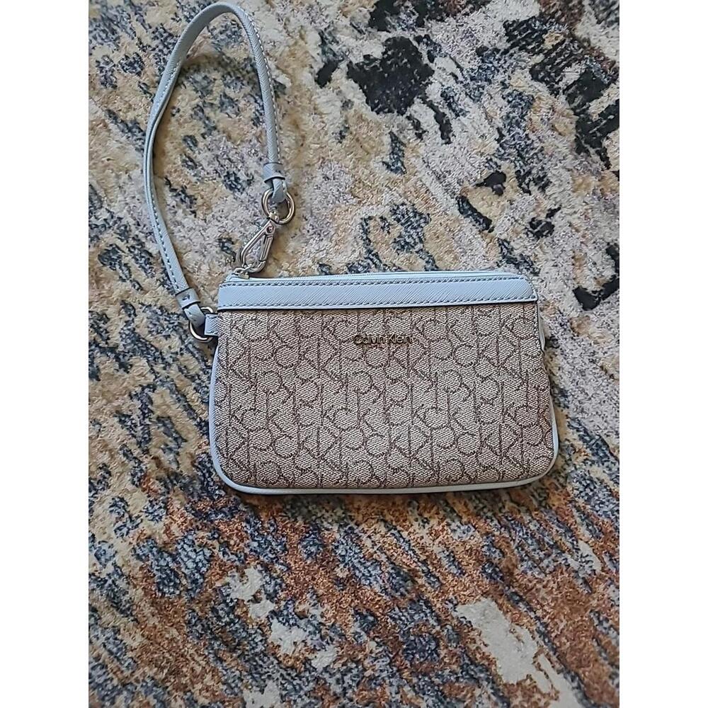 Calvin Klein Wristlet Blue Beige Womens Purse Handbag Small